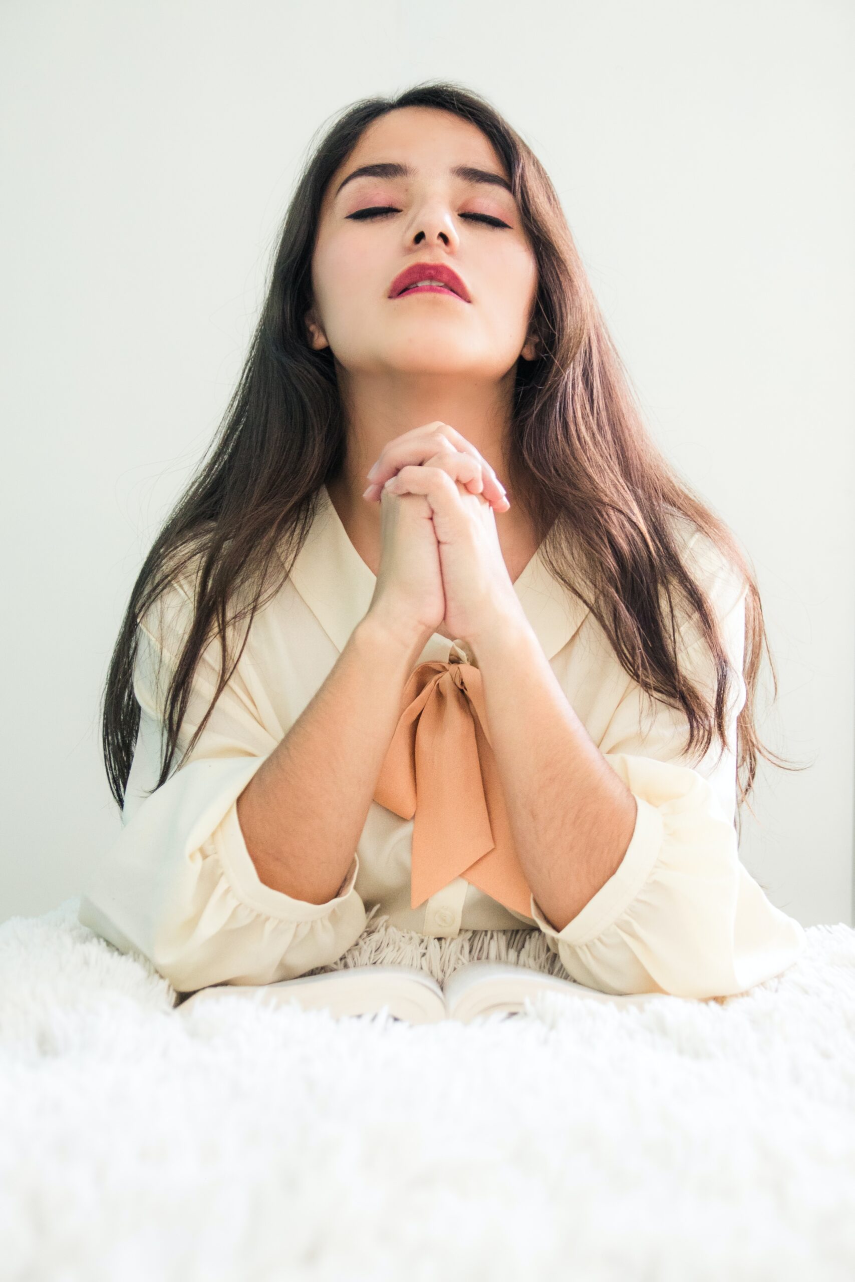 woman praying